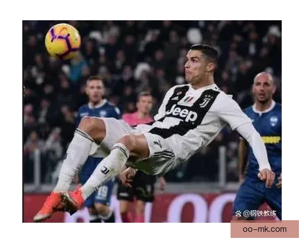 C罗倒钩破门再次展示惊人身体素质震撼全场