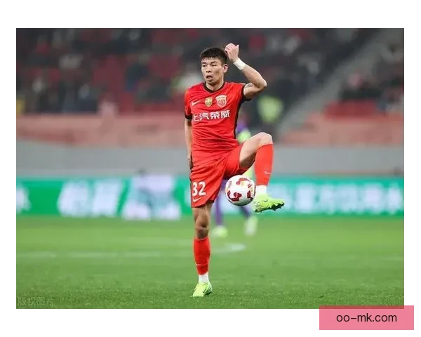 李帅凭借速度优势成功占据海港左路成球队进攻新亮点